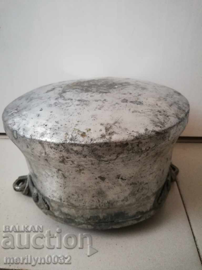 An old bacon, a baker, a pot, a boiler, a copper pot - 6 An old bacon, a baker, a pot, a boiler, a copper pot - 6