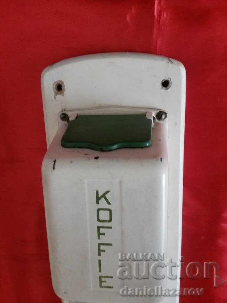 Mina rară de perete antic pentru cafea 1920-30 cu preț 120.00 BGN | € 61.36 Mina rară de perete antic pentru cafea 1920-30 cu preț 120.00 BGN | € 61.36