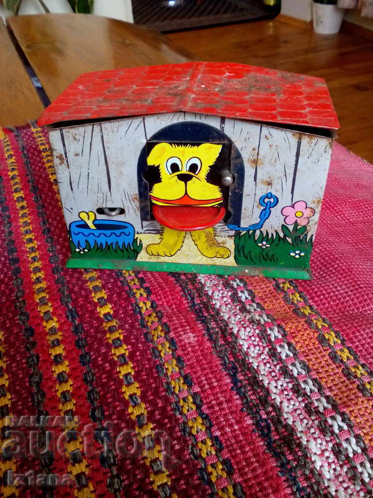 Old children's box with price 15.00 BGN | € 7.67 Old children's box with price 15.00 BGN | € 7.67