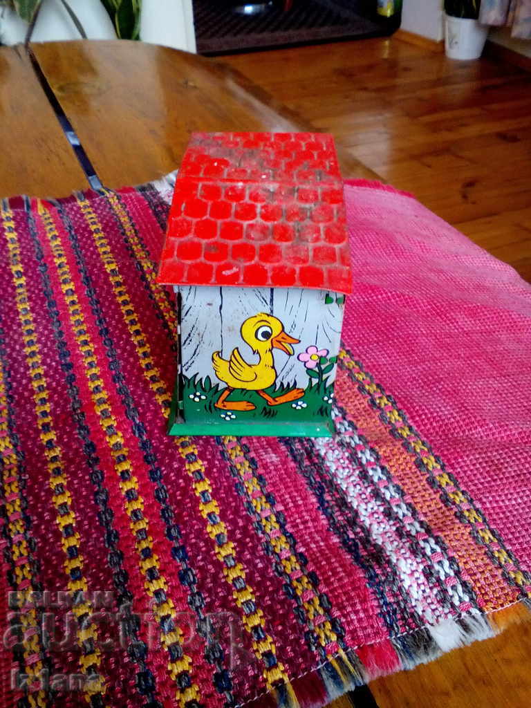 Auction Old children's box Auction Old children's box