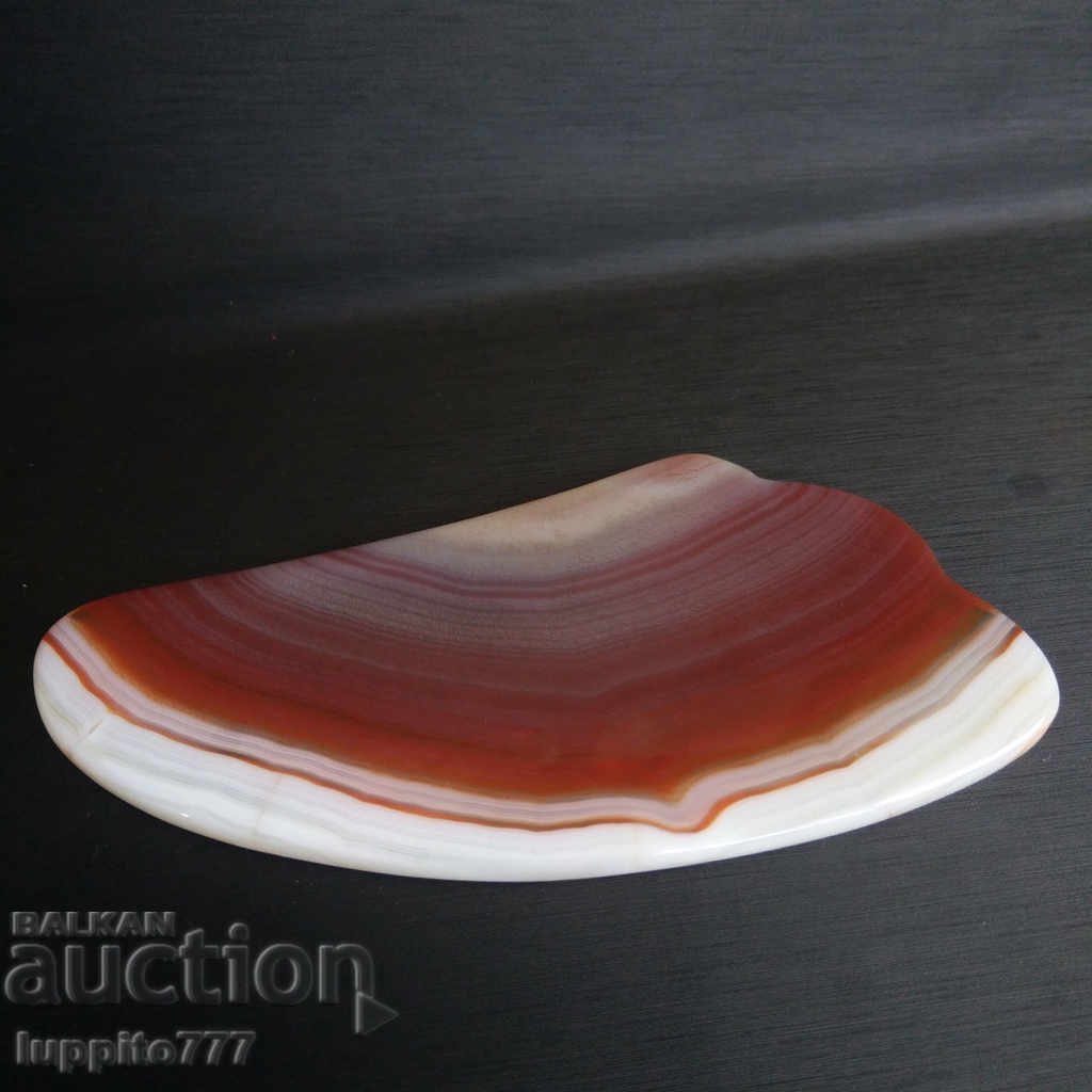 Delivery of mineral agate, chalcedone