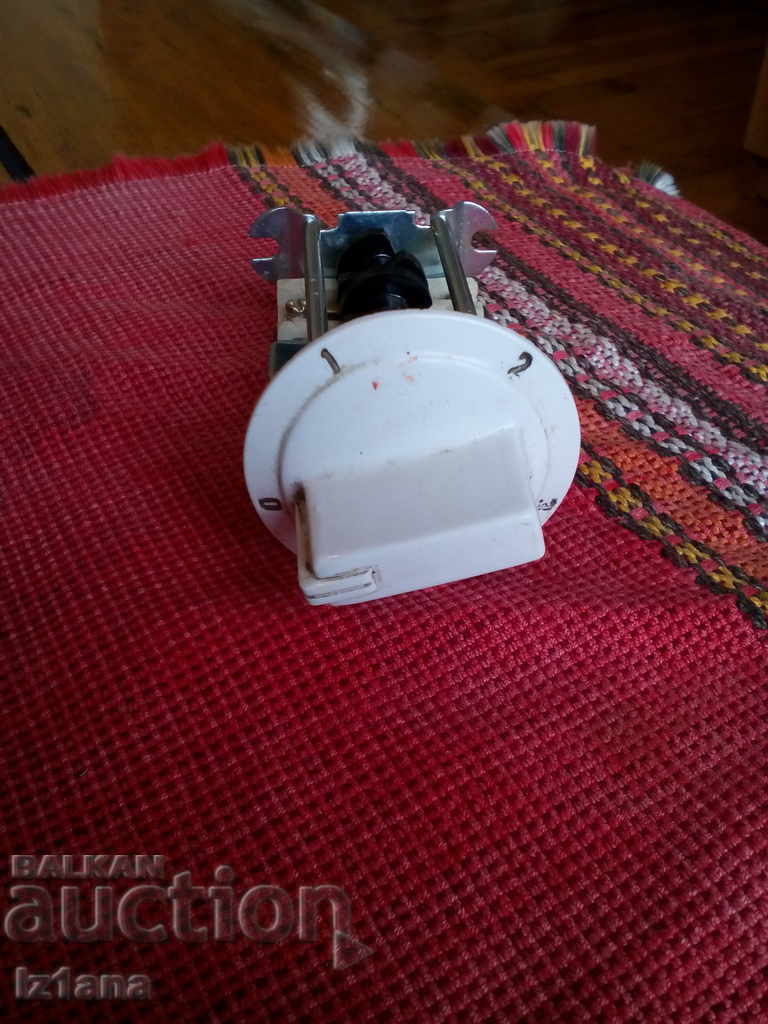 Old cooker switch with price 7.00 BGN | € 3.58 Old cooker switch with price 7.00 BGN | € 3.58