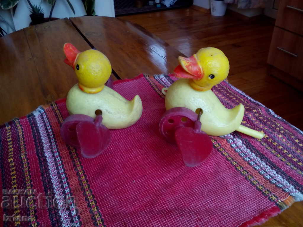 Auction Old toy duck toy Auction Old toy duck toy