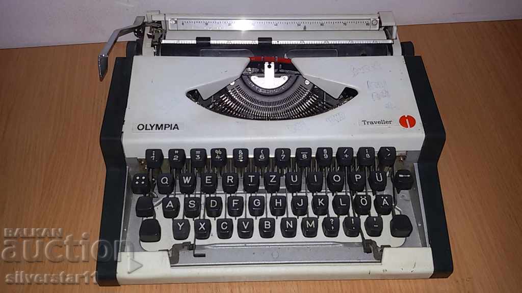 OLYMPIA ОЛИМПИЯ пишеща машина латиница