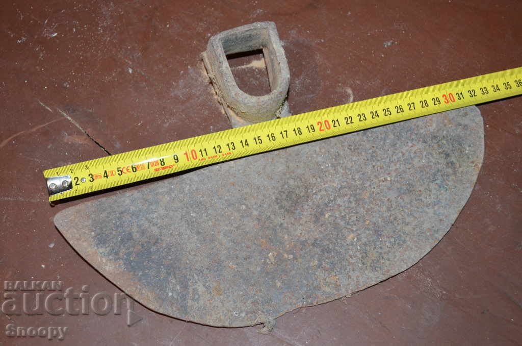 An old pick with price 5.00 BGN | € 2.56 An old pick with price 5.00 BGN | € 2.56