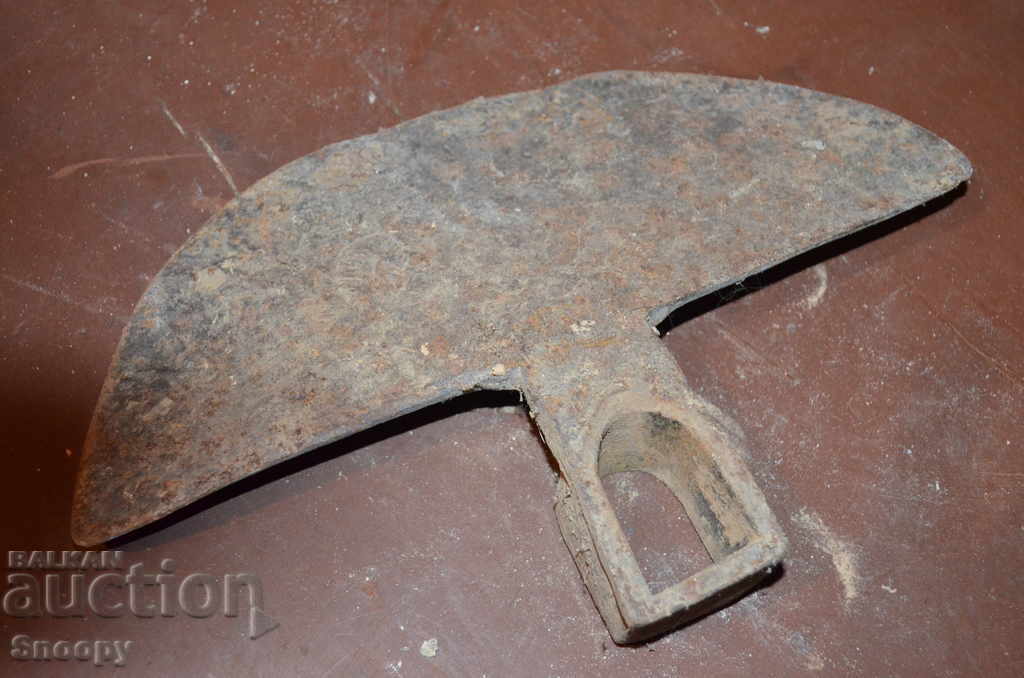 Auction An old pick Auction An old pick