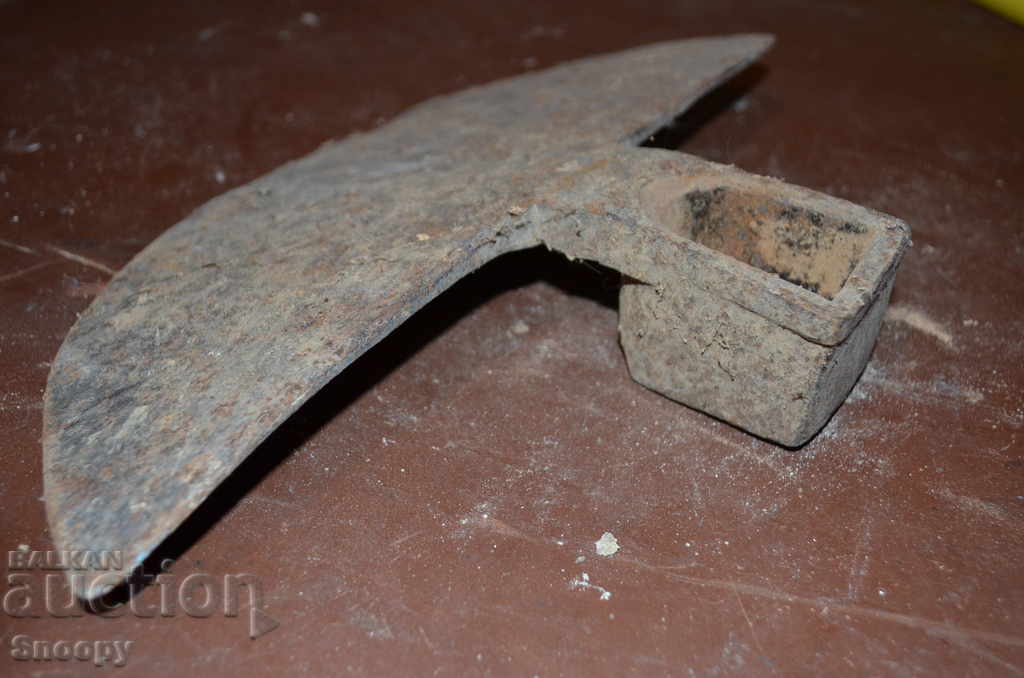 Delivery of An old pick Delivery of An old pick