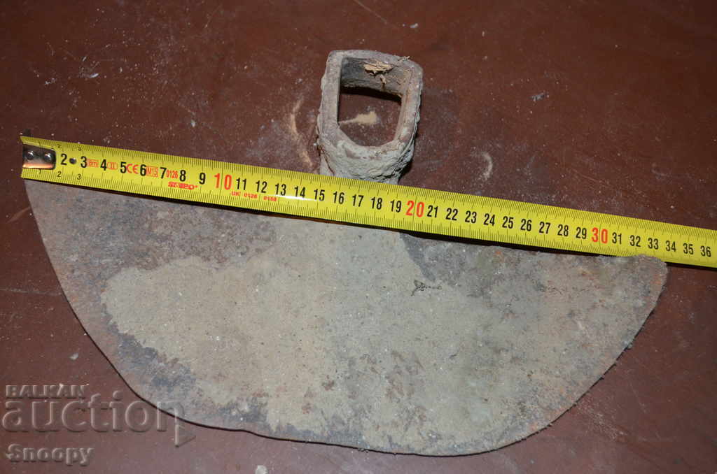 An old hoe with price 5.00 BGN | € 2.56