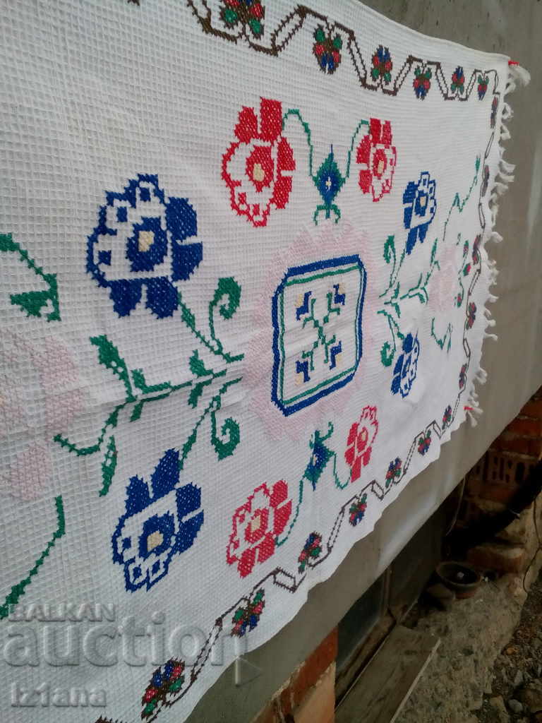 Delivery of An old embroidered hacker, wall cover Delivery of An old embroidered hacker, wall cover