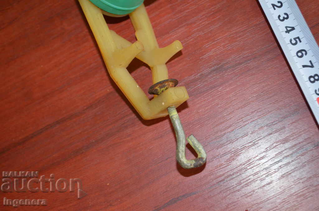 Auction  OLD NUT GRINDER, GRINDER FOR NUTS MANUAL