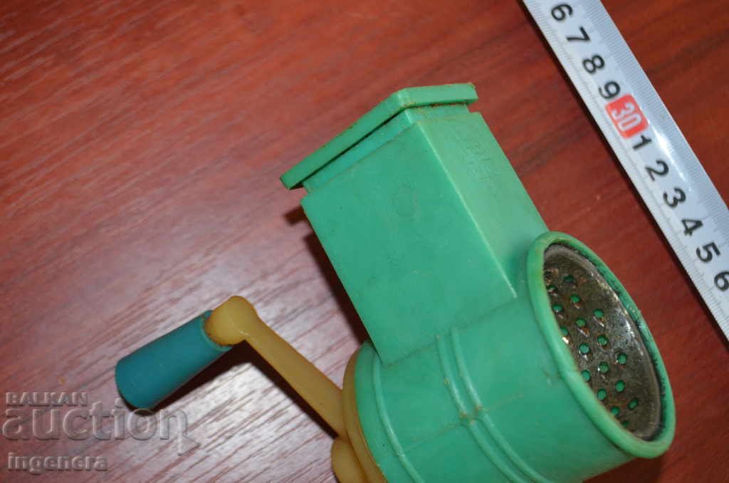 Delivery of OLD NUT GRINDER, GRINDER FOR NUTS MANUAL