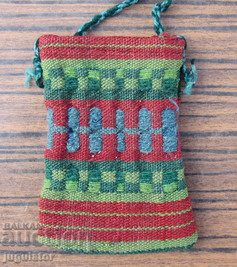 old Bulgarian folk wool purse coin purse with price 10.00 BGN | € 5.11