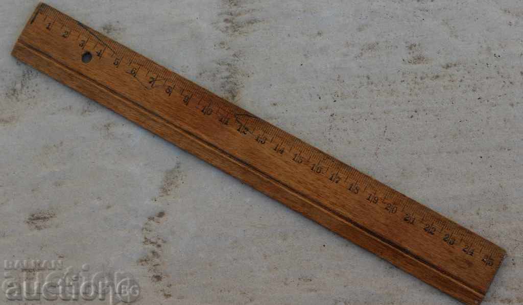 Delivery of OLD WOODEN LINE METER ROLLER CARPENTRY STUDENT