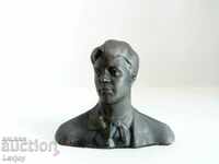 Sergey Yesenin --- Bust de metal