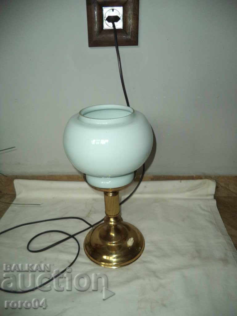 OLD BRASS TABLE LAMP WITH GLASS WALL with price 49.50 BGN | € 25.31 OLD BRASS TABLE LAMP WITH GLASS WALL with price 49.50 BGN | € 25.31