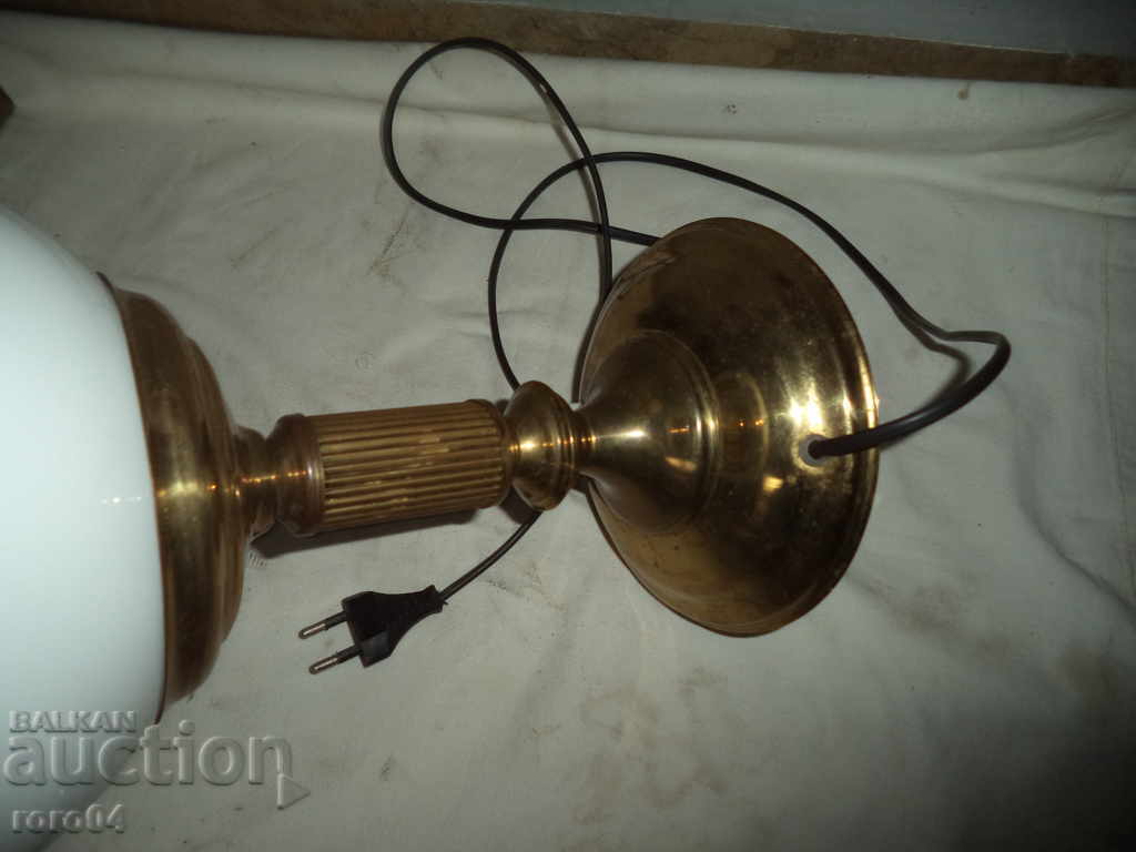 OLD BRASS TABLE LAMP WITH GLASS WALL - 5 OLD BRASS TABLE LAMP WITH GLASS WALL - 5