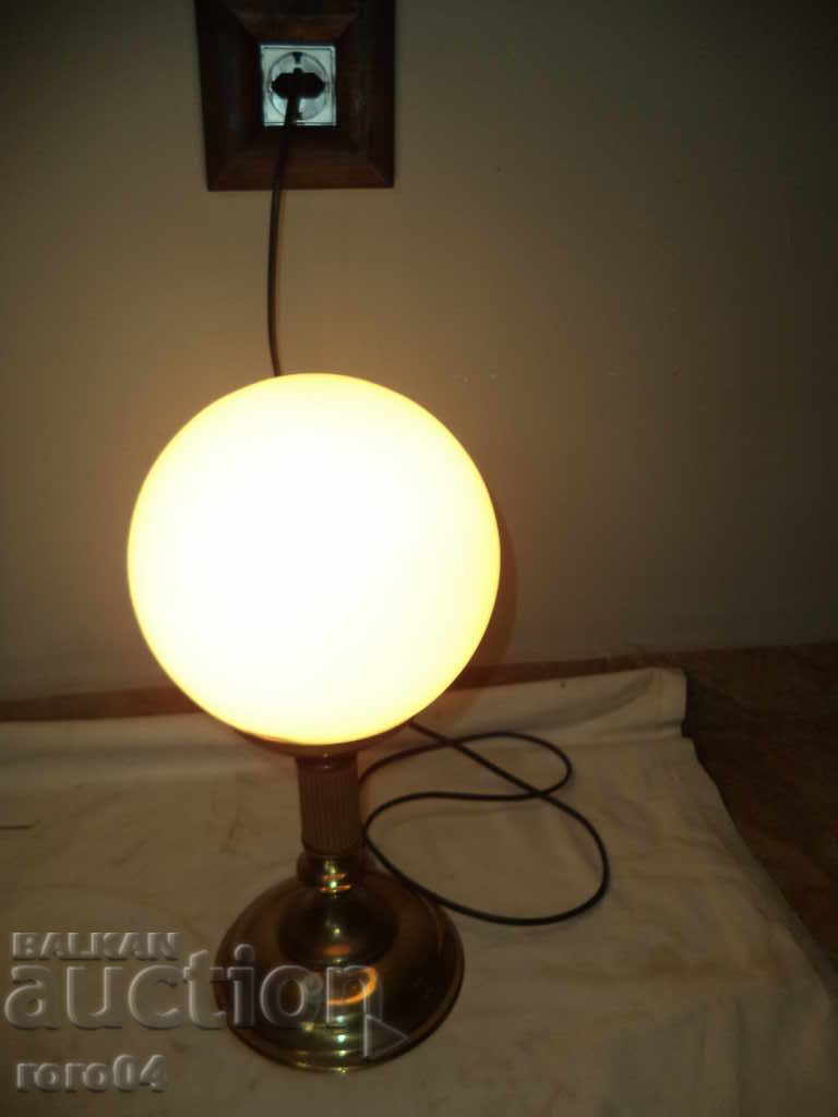 OLD BRASS TABLE LAMP WITH GLASS WALL