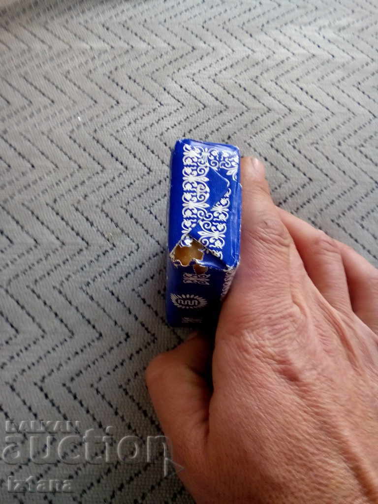 Auction Old soap Momina Salza Auction Old soap Momina Salza