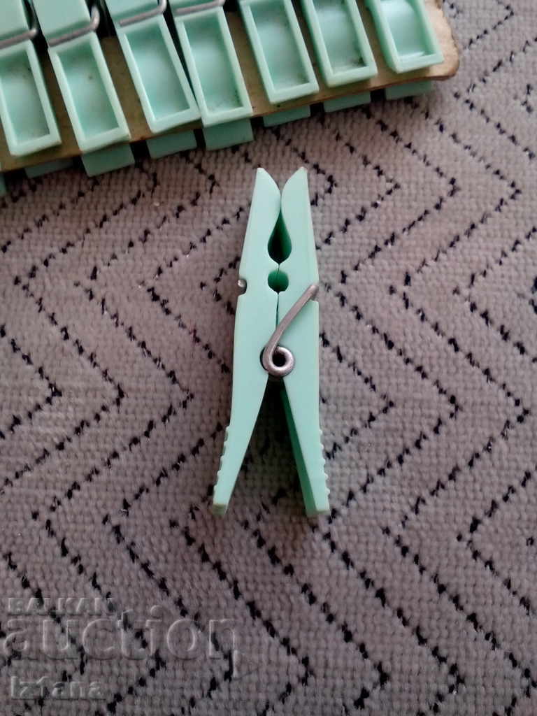 Auction Old plastic clips Auction Old plastic clips