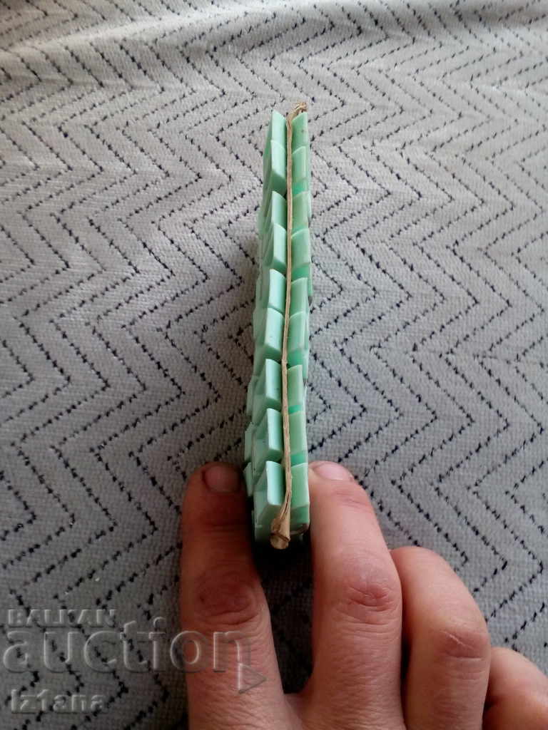 Old plastic clips - 5 Old plastic clips - 5