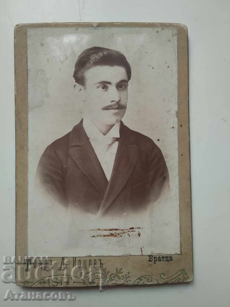 Poze cu cartonul Todor Jotsov din Vratsa