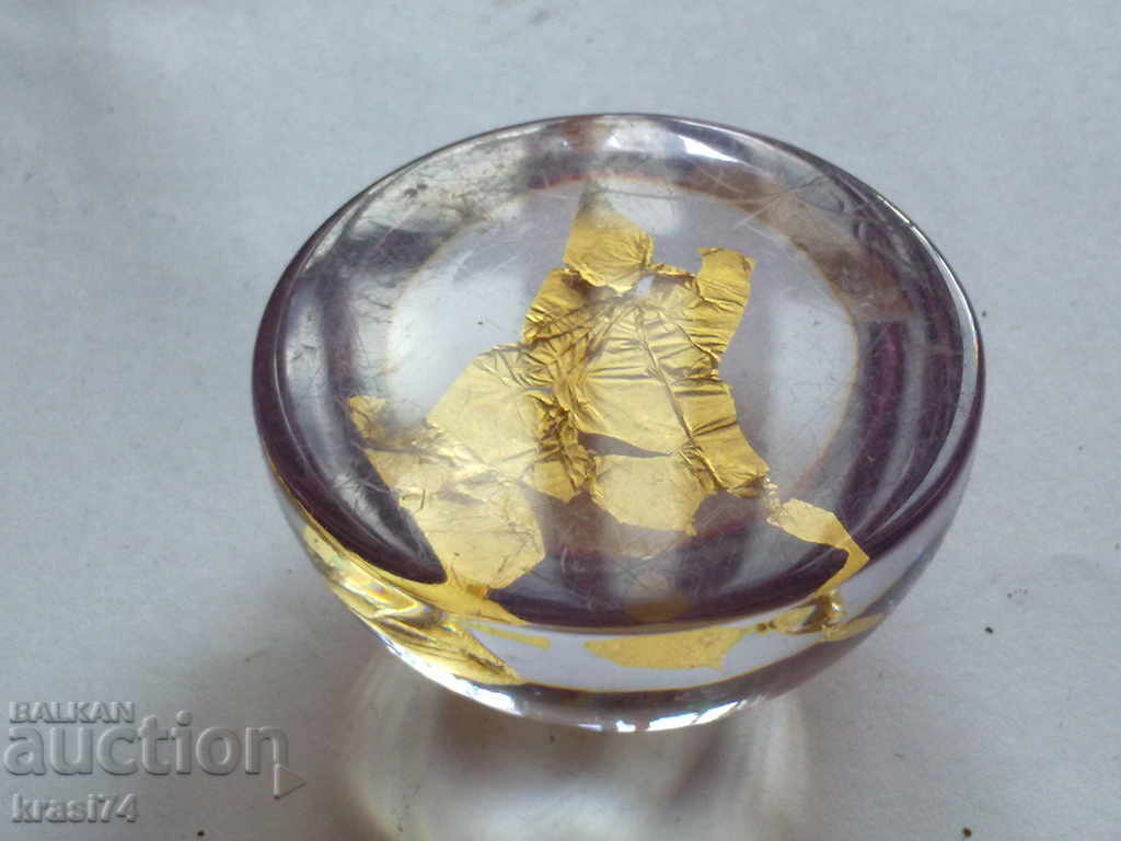 Sealed gold with price 15.00 BGN | € 7.67 Sealed gold with price 15.00 BGN | € 7.67