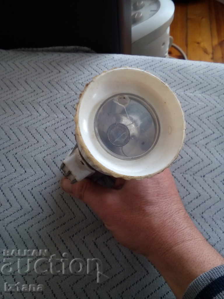 Livrarea Lanternă veche, lanternă Livrarea Lanternă veche, lanternă