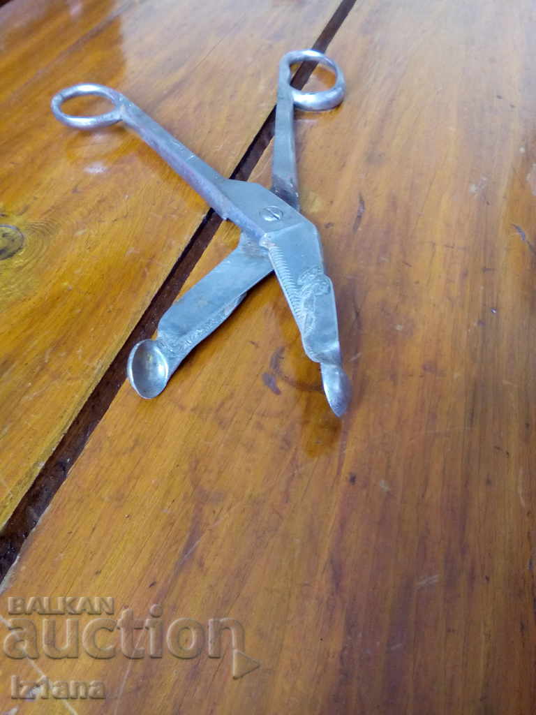 Auction  Old scissors, scissors