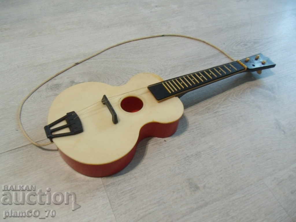 No * 2451 old toy - guitar - soc. Period - 5