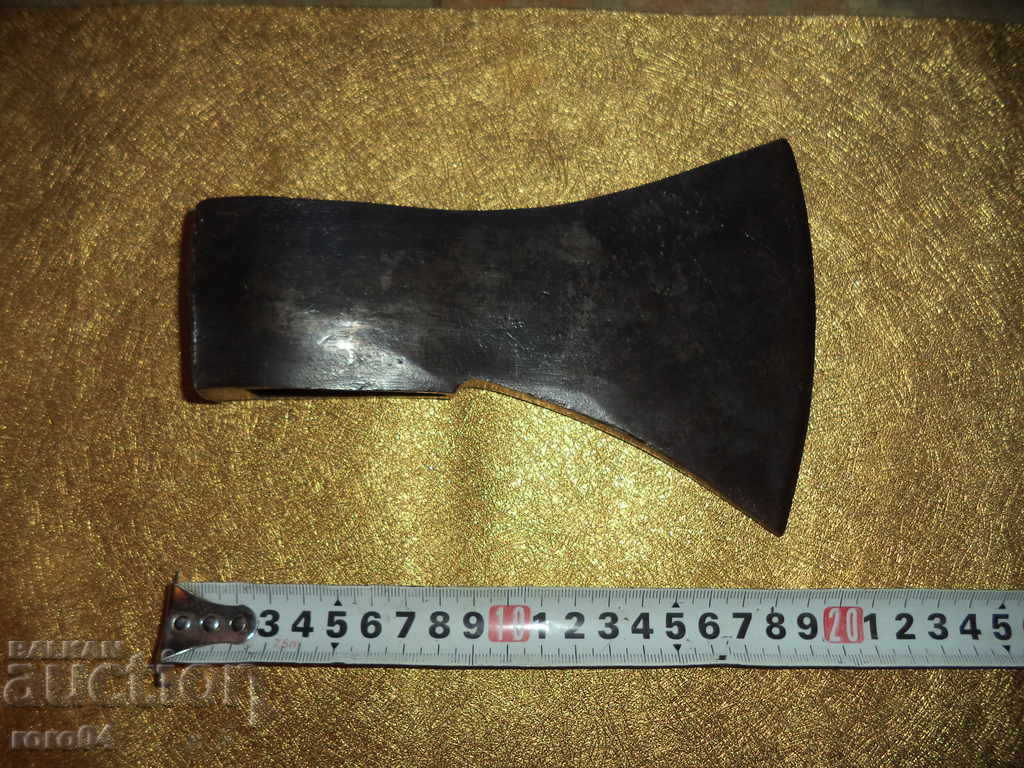 topor cu preț 50.00 BGN | € 25.56