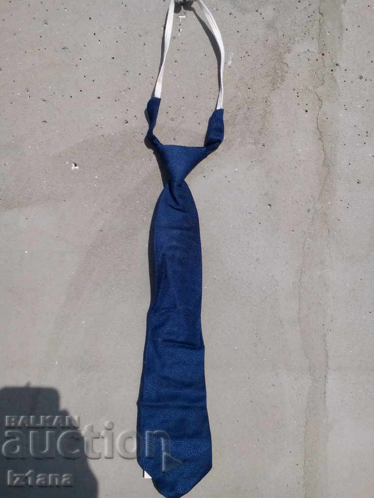 An old tie with price 10.00 BGN | € 5.11 An old tie with price 10.00 BGN | € 5.11