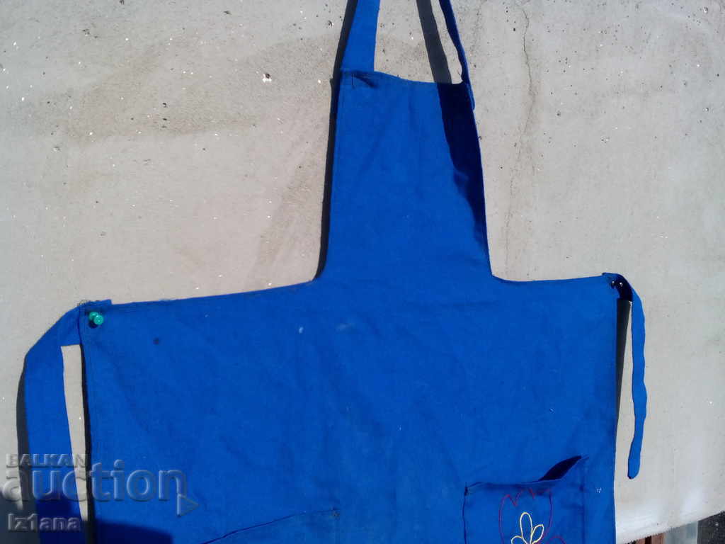 An old apron with price 10.00 BGN | € 5.11 An old apron with price 10.00 BGN | € 5.11