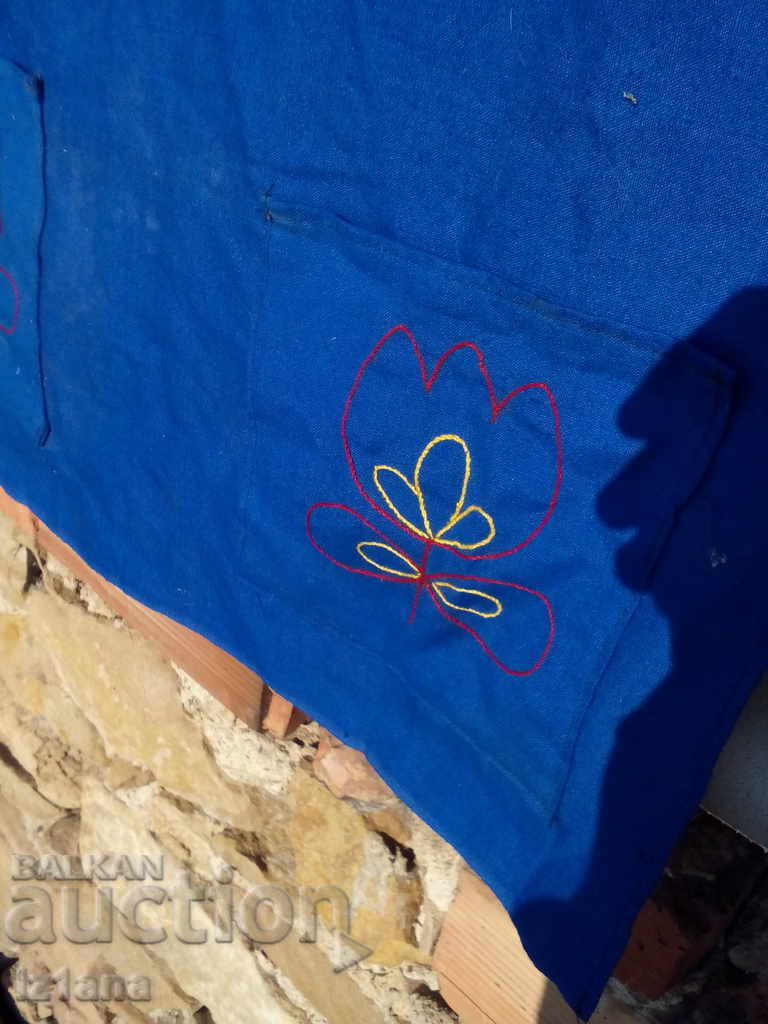 Delivery of An old apron Delivery of An old apron