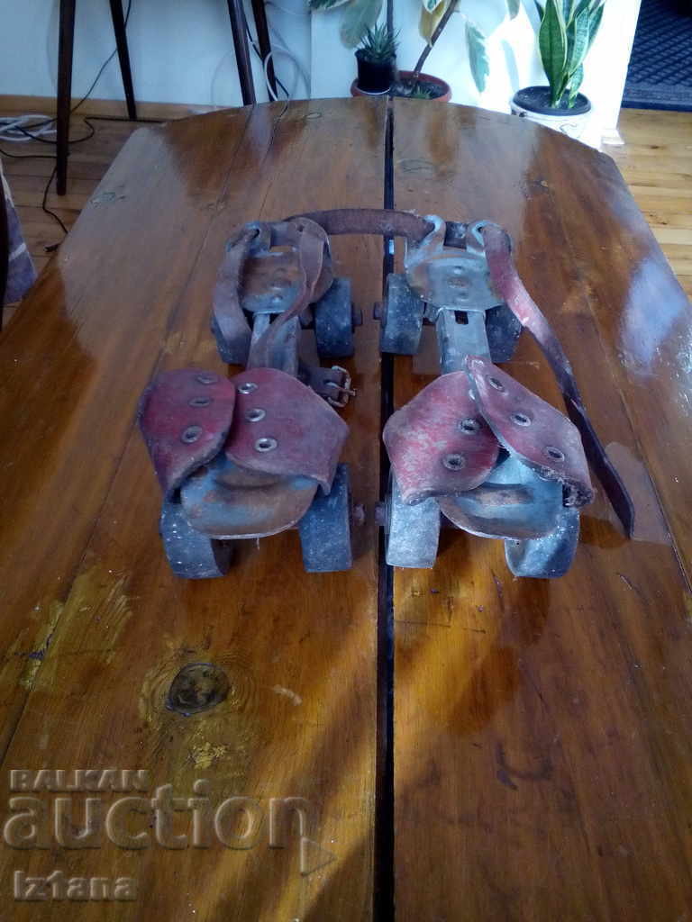 Old roller skates with price 12.00 BGN | € 6.14 Old roller skates with price 12.00 BGN | € 6.14