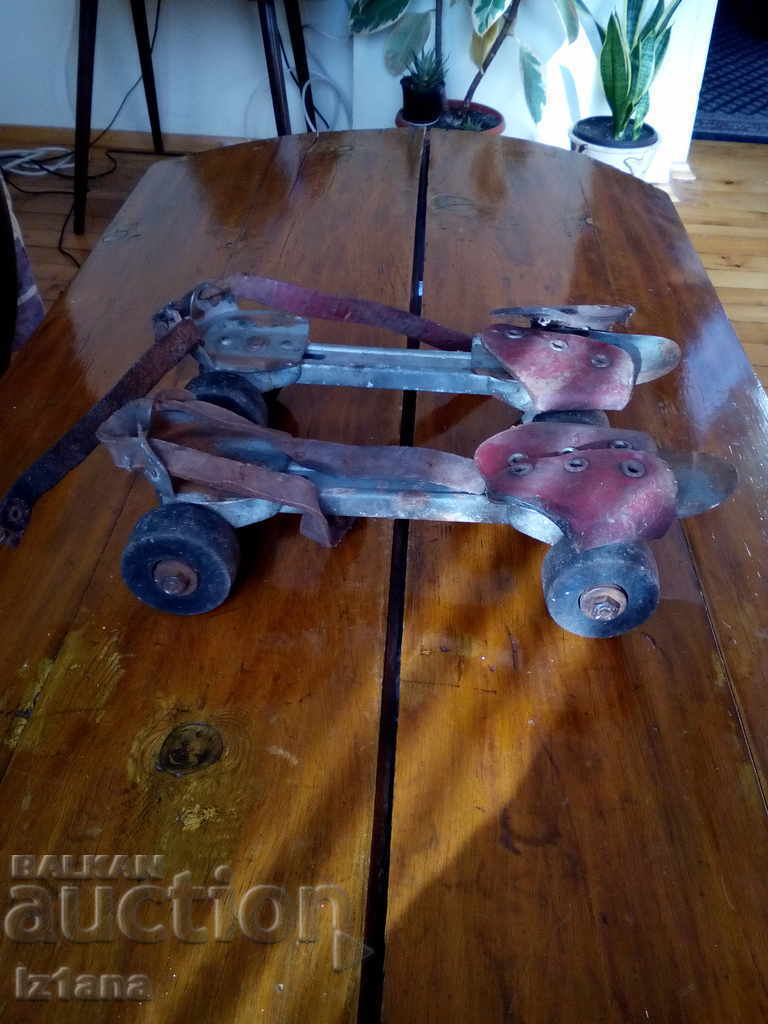 Auction Old roller skates Auction Old roller skates