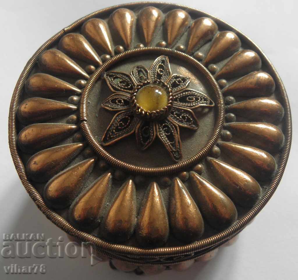 Hand forged copper jewelry box with price 79.99 BGN | € 40.90