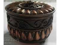 Ръчно кована медна кутия за бижута