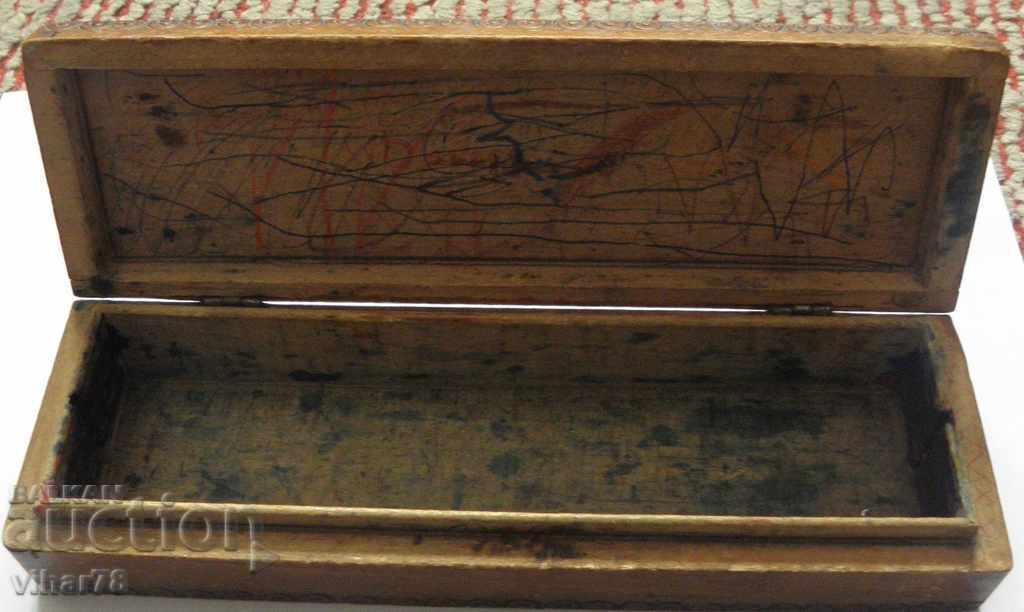 Доставка на Стара дървена кутия за моливи Доставка на Стара дървена кутия за моливи