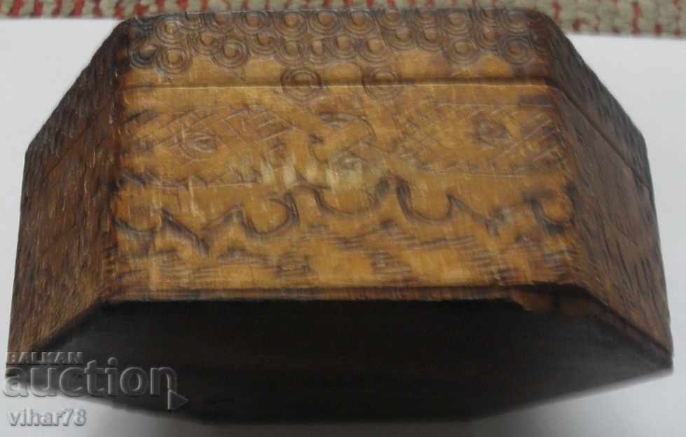 Auction Old wooden box Auction Old wooden box