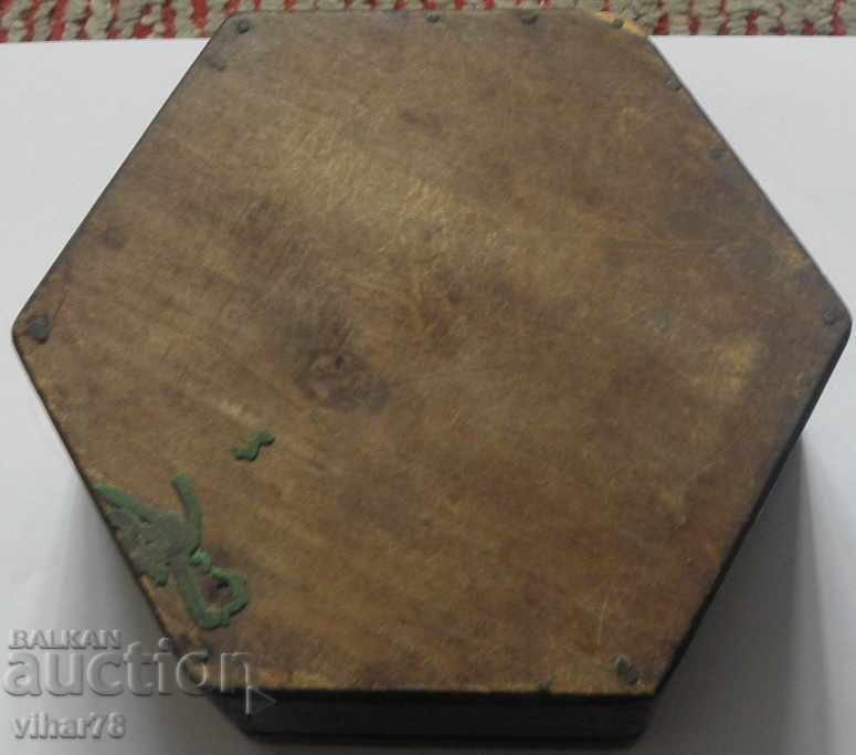 Old wooden box - 5 Old wooden box - 5