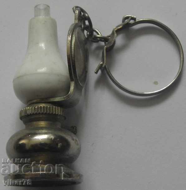 Auction Old Keychain GAS FENER-LAMP Auction Old Keychain GAS FENER-LAMP