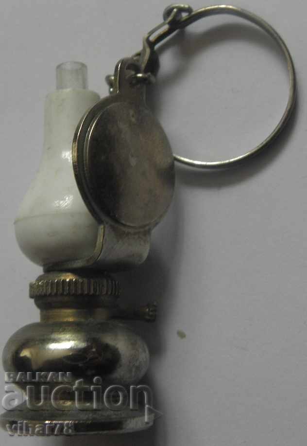 Delivery of Old Keychain GAS FENER-LAMP Delivery of Old Keychain GAS FENER-LAMP