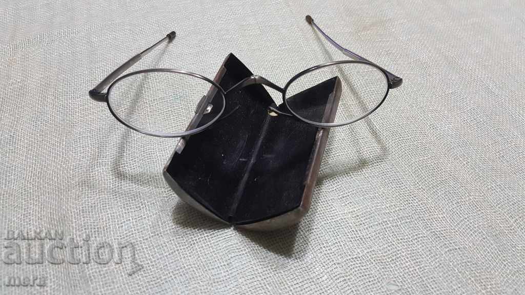 Original antique English glasses with price 160.00 BGN | € 81.81 Original antique English glasses with price 160.00 BGN | € 81.81