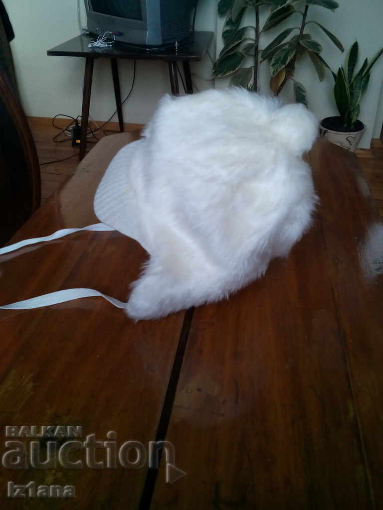 Delivery of An old baby hat Delivery of An old baby hat