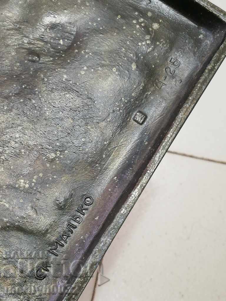 Delivery of Bas-relief of proletarian leader Vladimir Lenin figure panel Delivery of Bas-relief of proletarian leader Vladimir Lenin figure panel