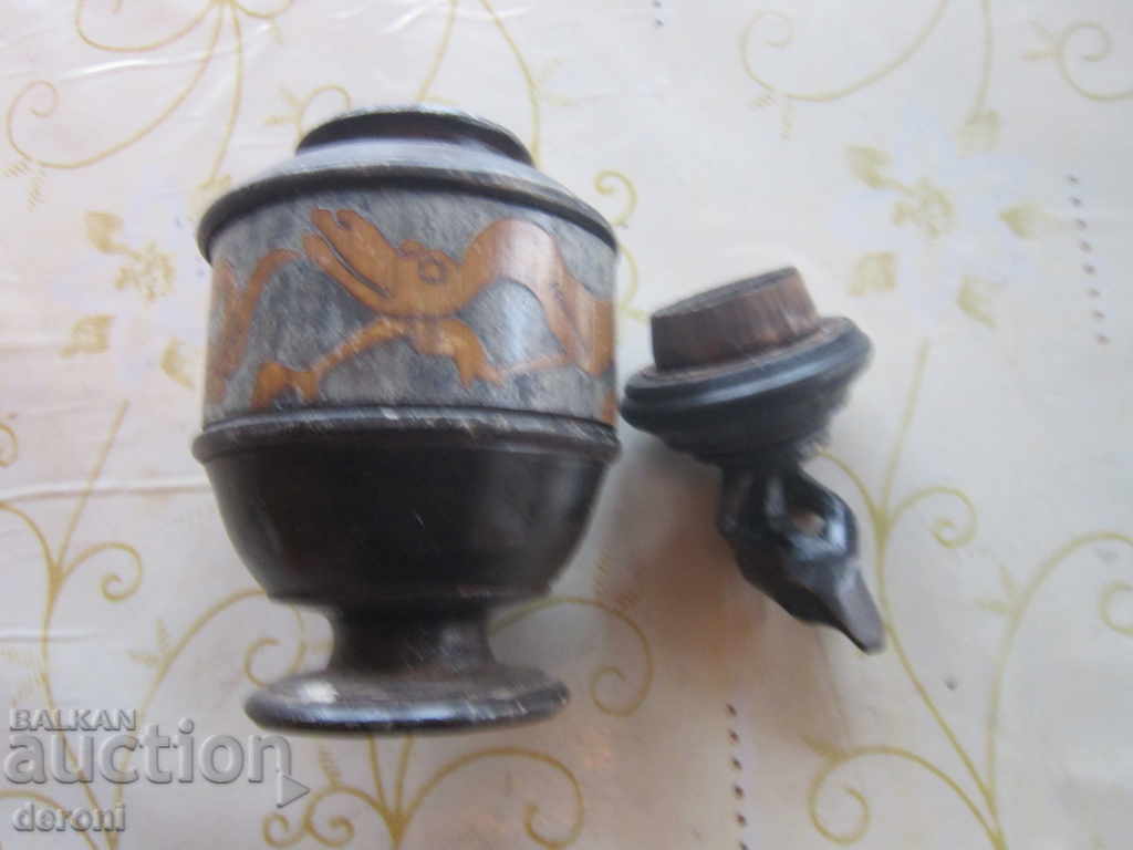 Παράδοση Παλιό ξύλινο κουτί σκάλισμα Παράδοση Παλιό ξύλινο κουτί σκάλισμα