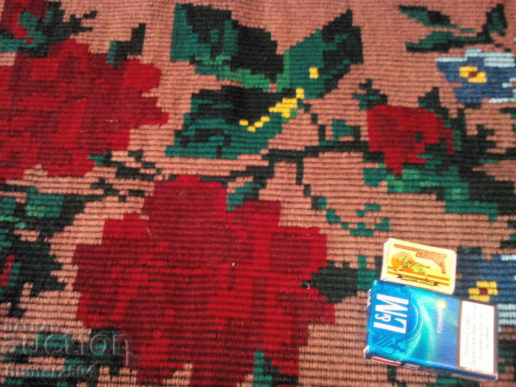 Valisa brodata manual, lana, dimensiune 160x78 cm. cu preț 39.95 BGN | € 20.43 Valisa brodata manual, lana, dimensiune 160x78 cm. cu preț 39.95 BGN | € 20.43