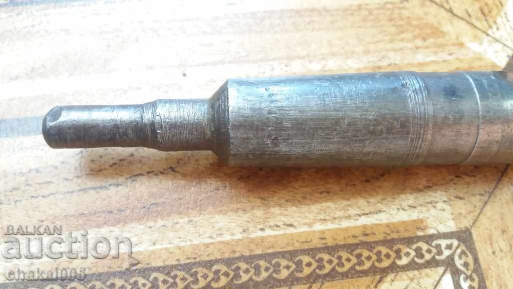Old iron drill with price 20.00 BGN | € 10.23 Old iron drill with price 20.00 BGN | € 10.23