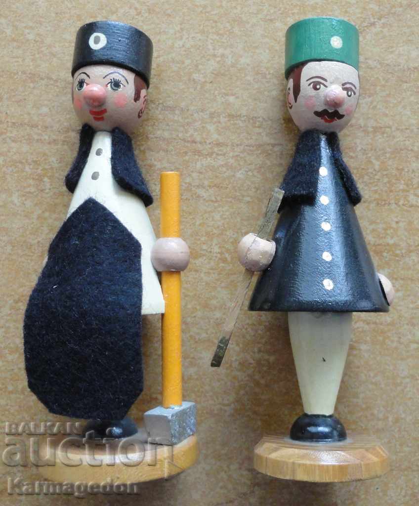 2 figurine vechi din lemn, jucării