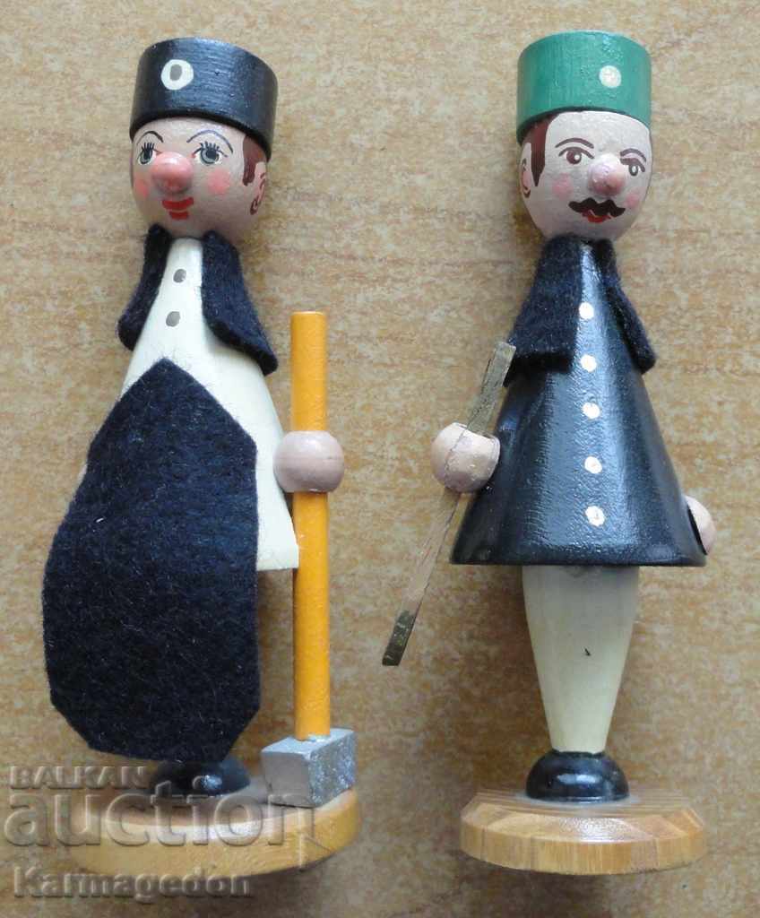 2 old wooden figures, toys